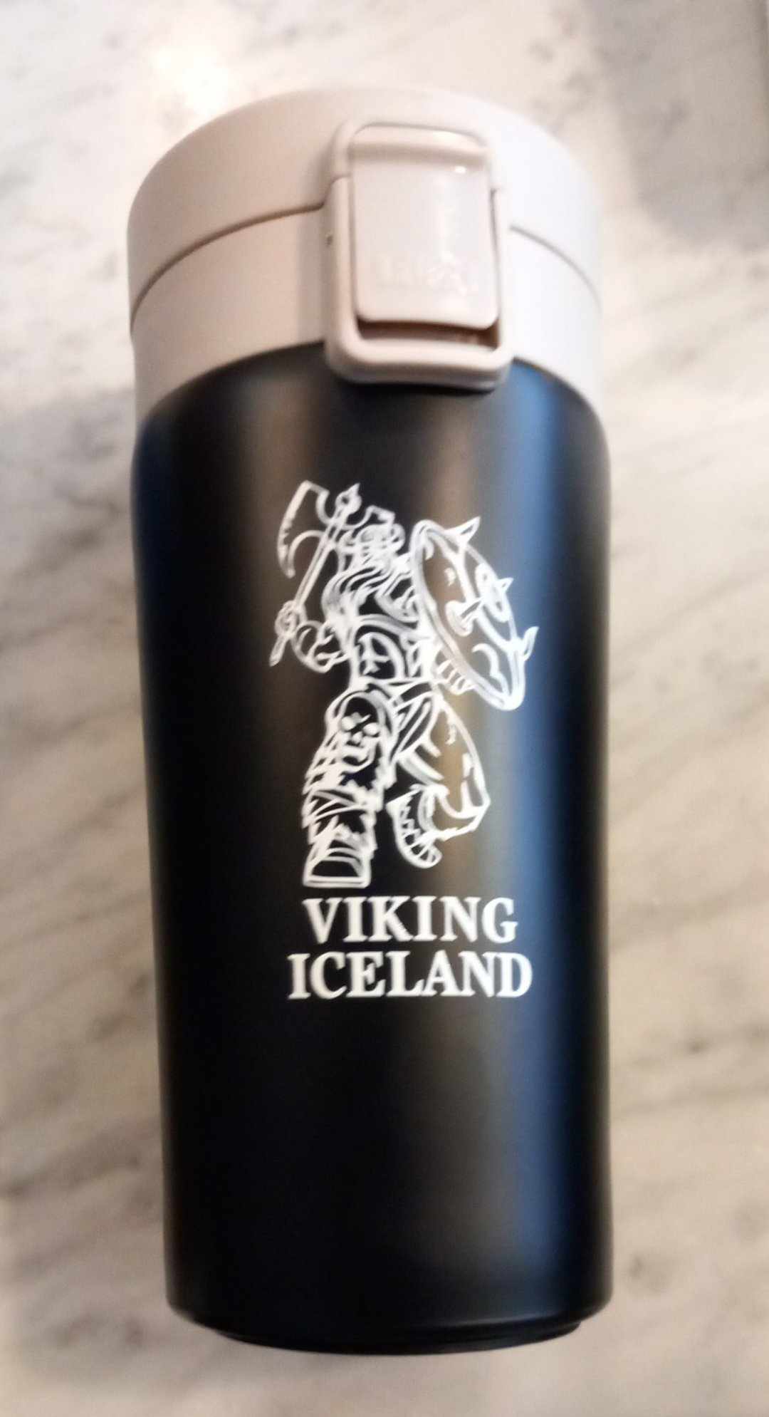 Black thermo with viking designs Black thermo with viking designs